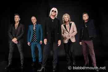 DEF LEPPARD To Play 'A Couple' Of Never-Before-Performed Songs On Summer 2024 Tour