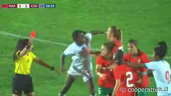 [VIDEO] Futbolista congoleña agredió con brutal puñetazo a su rival en un amistoso