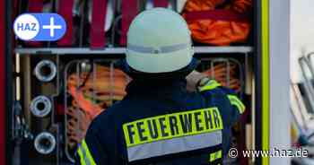 Lastwagen brennt in Hannover-Bothfled: Fahrer bei Feuer leicht verletzt
