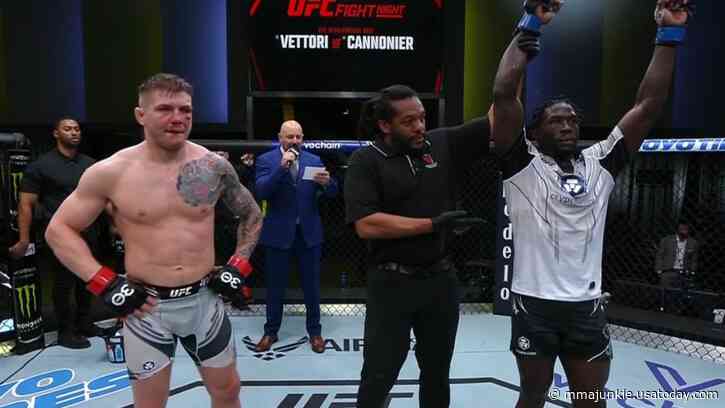 UFC free fight: Jared Cannonier goes to war with Marvin Vettori in wild Fight of the Night