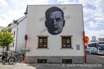Muurschilderingen brengen Rode Duivels dichter bij fans: gezicht Arthur Vermeeren prijkt op gemeentehuis Nijlen