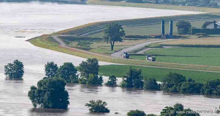 Söder besucht Hochwassergebiet in Passau