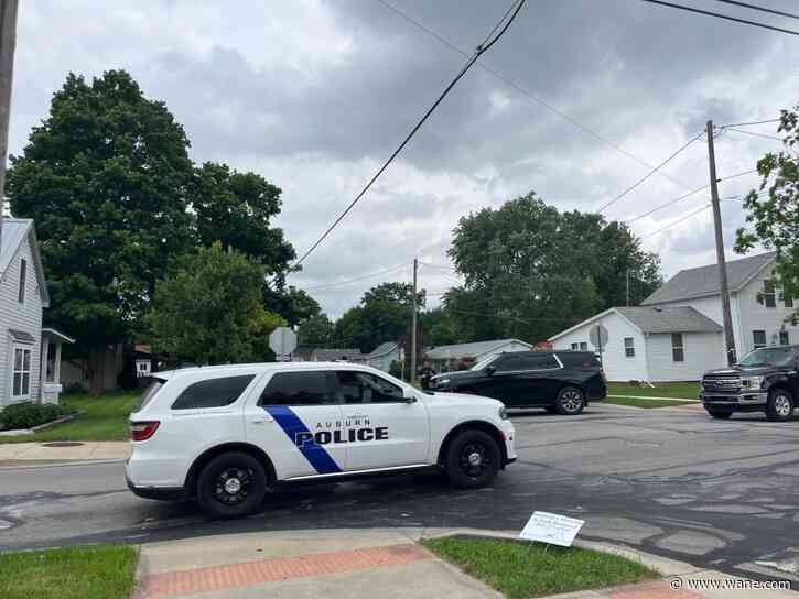 Police, SWAT investigating in Auburn neighborhood