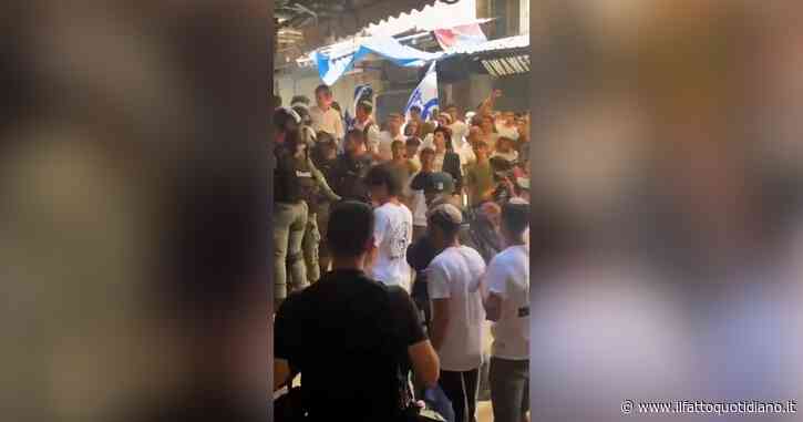Giorno di Gerusalemme, nazionalisti israeliani lanciano pietre e attaccano i residenti palestinesi. Intonato il coro: “A morte gli arabi”
