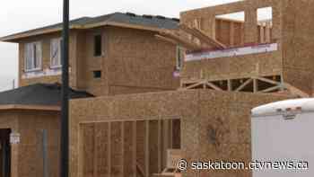Saskatoon construction worker seriously injured after falling from second floor
