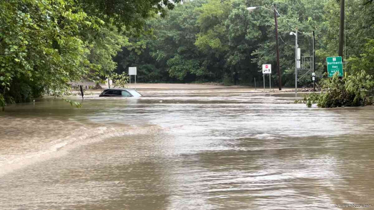Flash flooding leads to high water rescue, crashes in Dallas