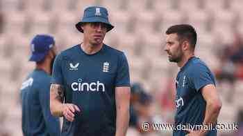 Mark Wood praises 'fantastic' coach Andrew Flintoff as bowler says England legend has a 'real aura'