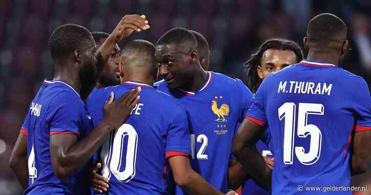 Kylian Mbappé loodst Oranje-opponent Frankrijk langs Luxemburg, België wint bij jubileumduel De Bruyne
