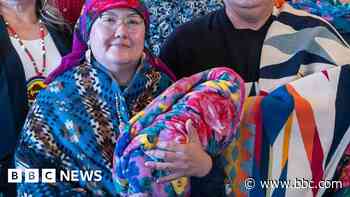Sacred headdress handed over to Siksika Nation
