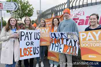 Junior doctors in Northern Ireland stage 48-hour strike