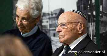 Arnhemse oorlogsveteraan Max Wolff aanwezig bij herdenking Normandië; lift in zakenjet ministerie