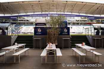 Dichter bij het heilige gras kan je niet komen: KAA Gent opent zomerbar in stadion
