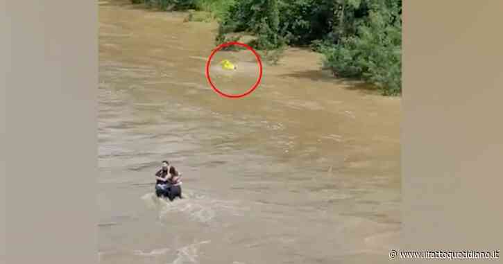 Natisone, in un video il disperato tentativo del vigile del fuoco di salvare i tre ragazzi: l’uomo prova a raggiungerli a nuoto