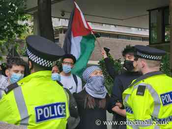 Oxford University heads to speak with Palestine protesters