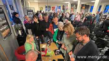 Pensionierter Kripo-Beamte sorgt für Spannung in der Bücherei Reutte