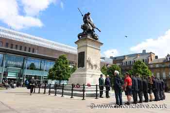 Veterans commemorate 80th anniversary of D-Day at Newcastle's Old Eldon Square war memorial