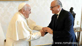 Giubileo, visita di Papa Francesco in Campidoglio. Scambio di doni e incontro con Gualtieri