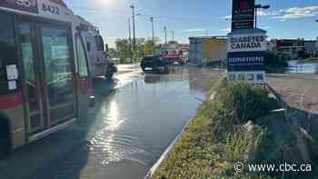 Water main break in northwest Calgary triggers Alberta Emergency Alert, supply in critical state