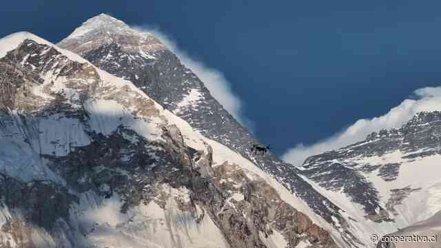 A 6.000 metros de altura: Dron logró entregar un delivery en el Monte Everest