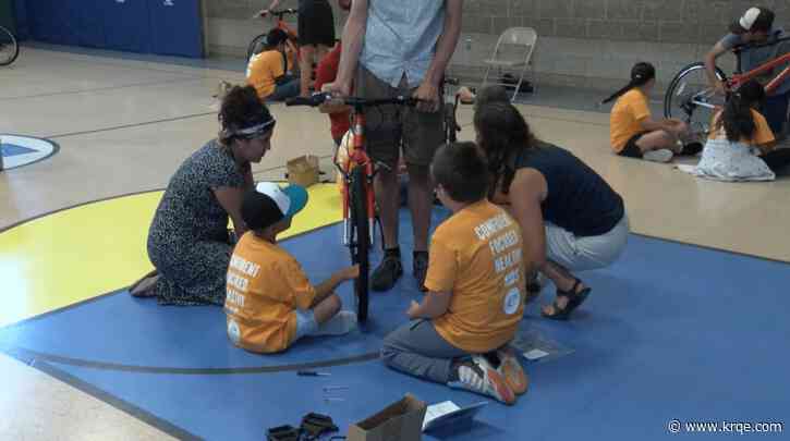 Albuquerque students learn about bicycling and nutrition