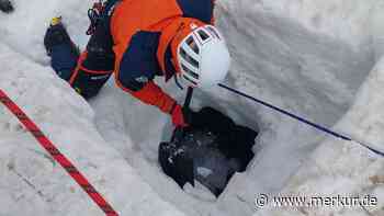 Bergdrama in Österreich: Vermisster Bergsteiger tot geborgen – Retter finden Leiche in Schneeloch