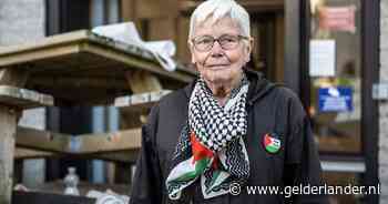 Palestina-activiste Fennie (76) is net zo fanatiek als jonge bezetters: ‘Maar ik ga niet over barricades klimmen’