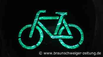 Braunschweig: Auto erfasst Radfahrerin an Kreuzung