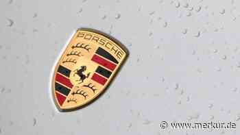 Zu schnell bei Nässe auf der A95: Porsche Carrera geschrottet