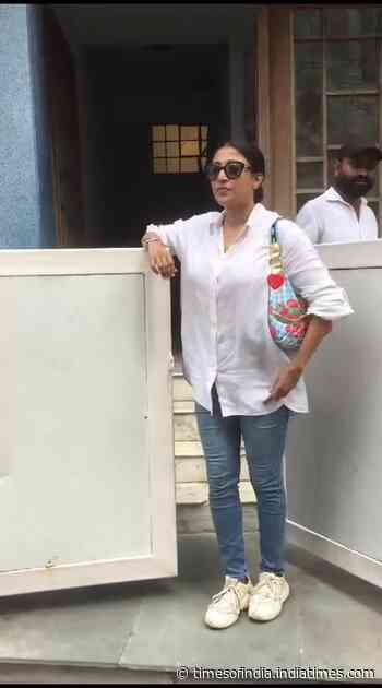 Paoli poses for the paps after casting her vote