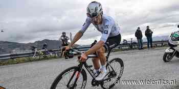 Juan Ayuso stapt na val niet meer op in Critérium du Dauphiné