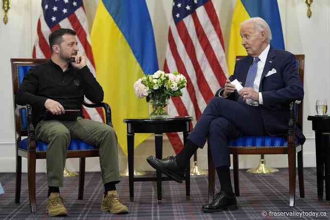 Biden apologizes to Ukraine’s Zelenskyy for monthslong holdup to weapons that let Russia make gains