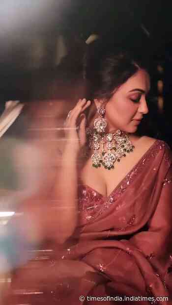 Koushani Mukherjee looks beautiful in a sari