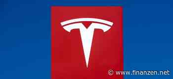 Tesla-Aktie in Rot: Tesla stoppt vorübergehend Autofertigung in Grünheide