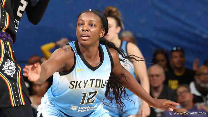 Chicago Sky player says video of Chennedy Carter getting 'harassed' was 'edited' to keep vulgarity out