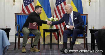 Biden apologizes to Ukraine's Zelenskyy for holdup on military aid