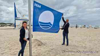 Zeichen für beste Bedingungen: Blaue Flagge weht erneut an Rostocks Stränden