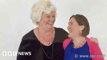 Woman raises money for hospice ice-lolly fridges