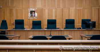 Verdachten zitten klaar voor rechtszaak, maar tolk is er niet en zelfs de rechter is afwezig: ‘Gênant’