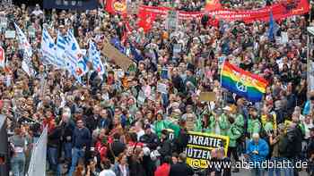 Fast 30.000 bei Demo gegen Rechts: „Liebe für alle, außer Nazis“
