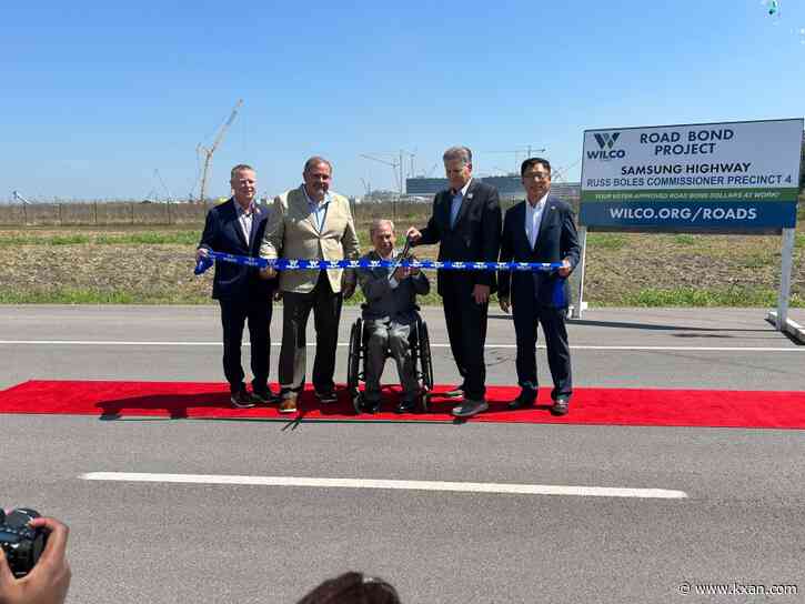 State, local leaders cut ribbon on Samsung Highway in Taylor