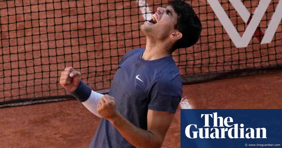 Alcaraz edges out Sinner and Zverev beats Ruud to set up Roland Garros final