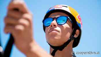 Víctor Carrera buscará revalidar su título en el mundial de parapente acrobático