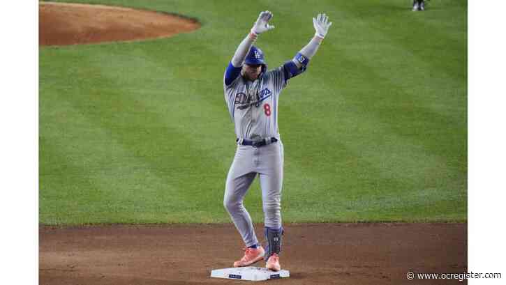 Dodgers’ Kiké Hernández makes error during in-game interview