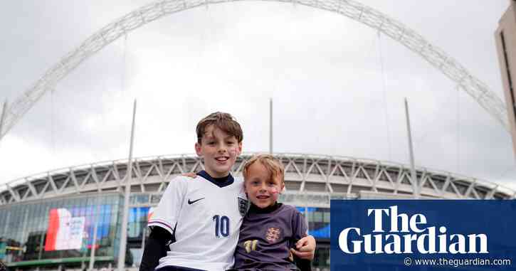 Joy and diversity give way to boos as England toil at Wembley