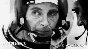 Nasa 'Earthrise' astronaut dies at 90 in plane crash