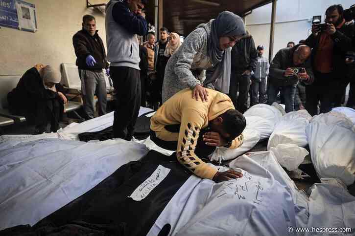 قطاع غزة ينعى 70 قتيلا في يوم واحد