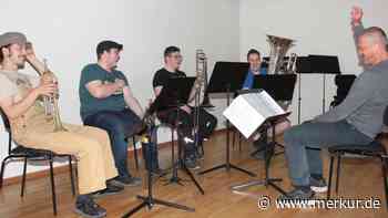„Tag der offenen Tür“: Einblicke in die Musikinstrumentenbauschule Mittenwald