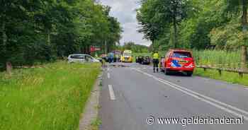 Ernstig ongeluk met meerdere gewonden tussen Eerbeek en Laag Soeren, N786 in beide richtingen dicht