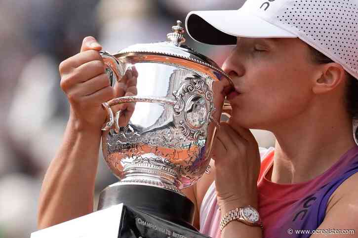 Iga Swiatek breezes to 3rd consecutive French Open women’s title