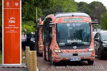 WeRide Inc.: Fahrerloser Minibus auf dem Sandplatz von Roland-Garros